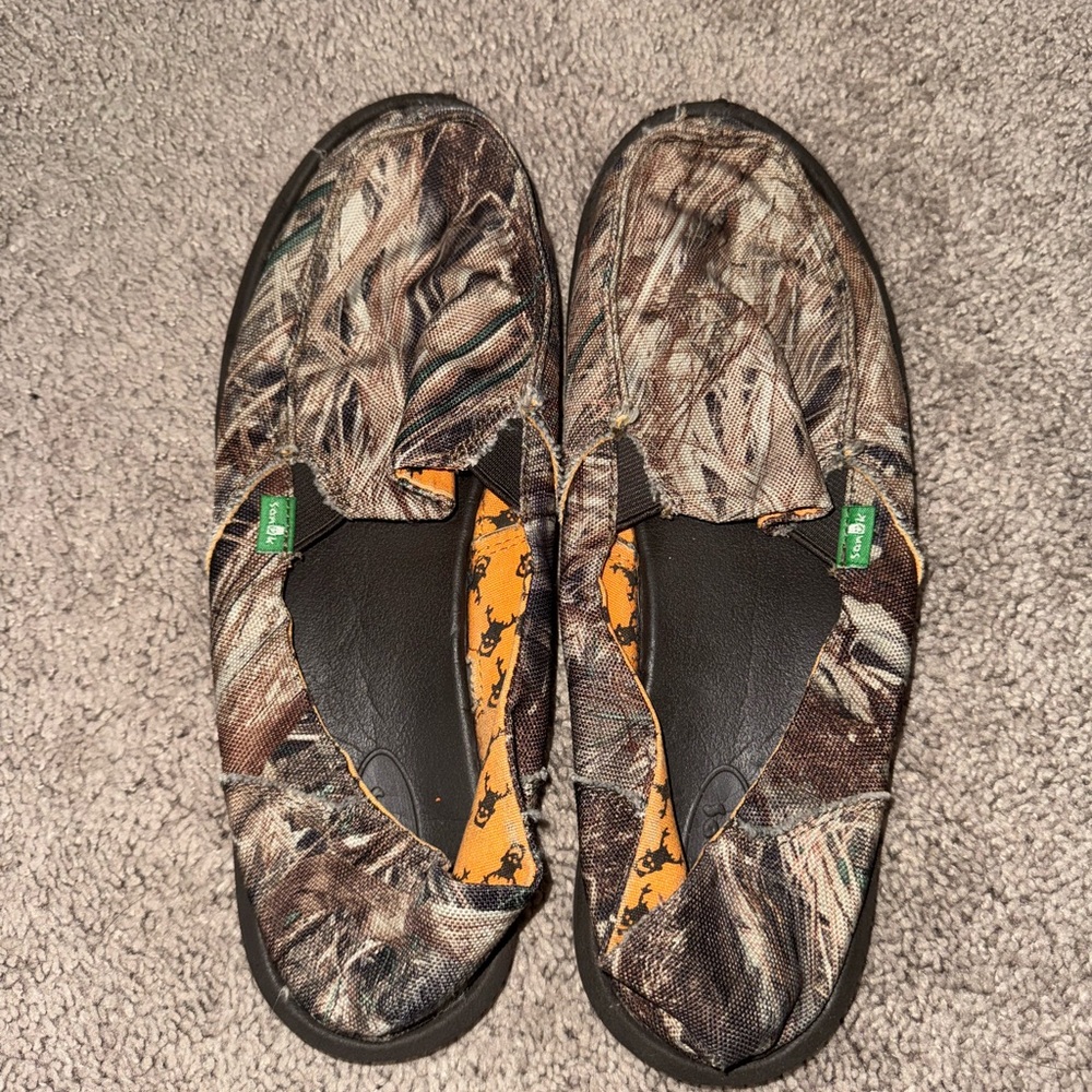 Sanuk Brown and Black Slippers Comfortable Slip-On